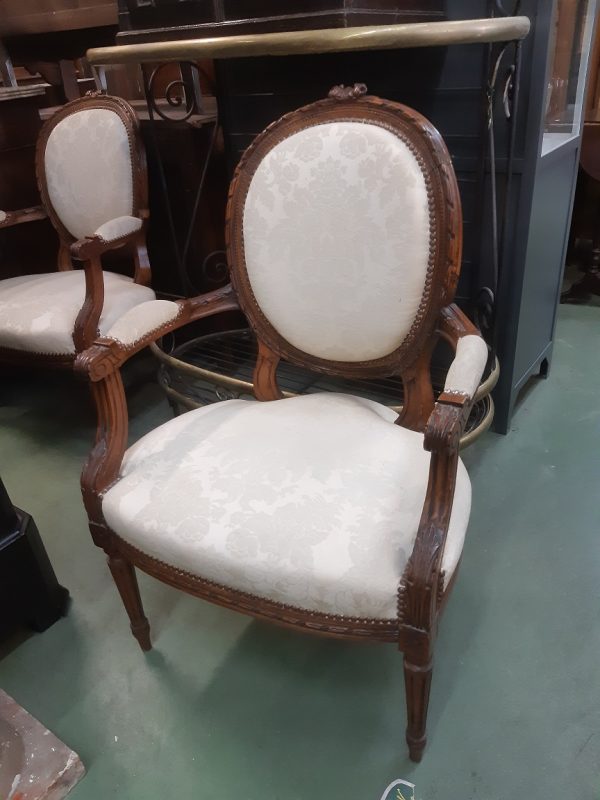 Paire de cabriolet de style Louis XVI