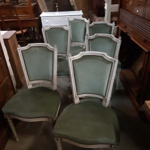 6 chaises de style Louis XVI